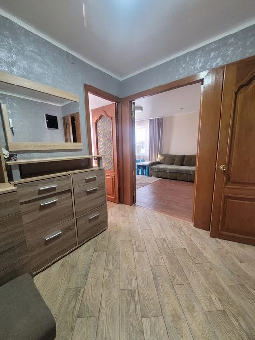Продам 3 к пр Богдана Хмельницкого 12 квартал Терра Центр