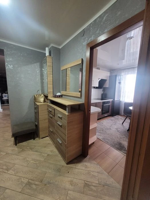 Продам 3 к пр Богдана Хмельницкого 12 квартал Терра Центр