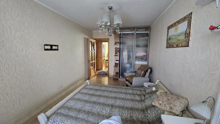 Продам! 3к  м.Салтовское   , Рост