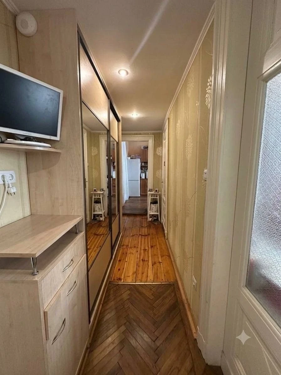 Продаж 2-кім. квартири 65.9 м.кв., в. Коперника