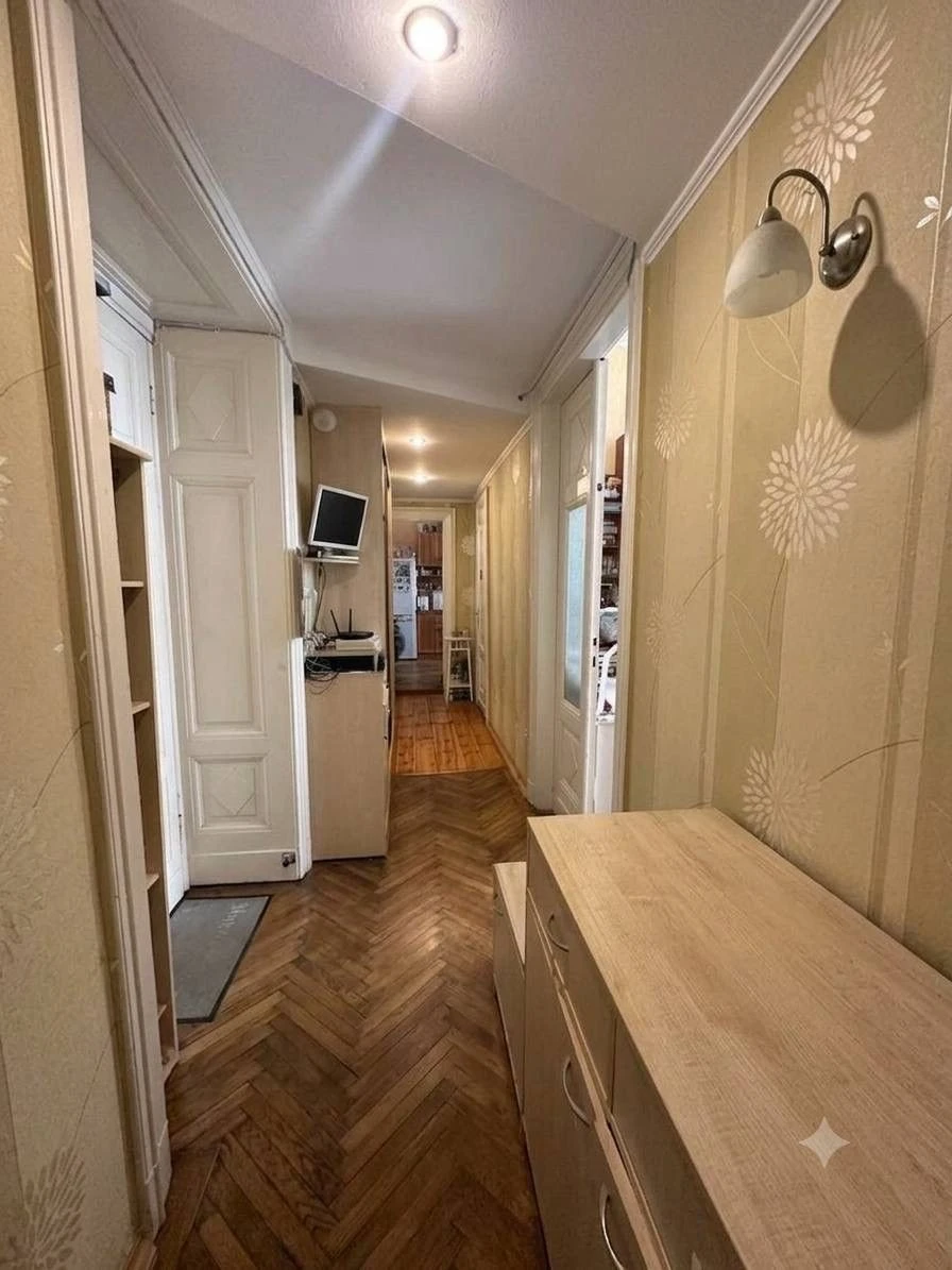Продаж 2-кім. квартири 65.9 м.кв., в. Коперника