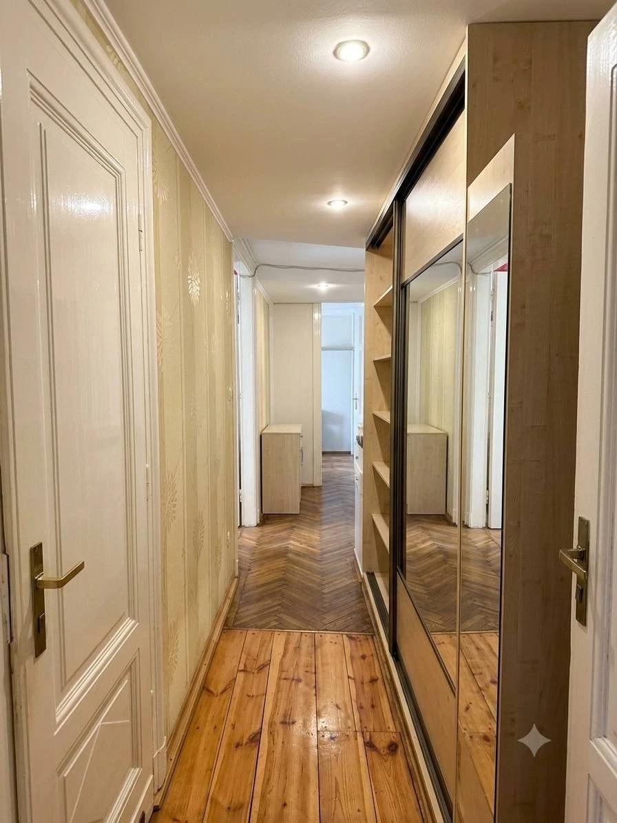Продаж 2-кім. квартири 65.9 м.кв., в. Коперника
