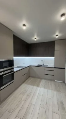 Продам 3-комнатную квартиру на ул. Богдана Хмельницкого в ЖК