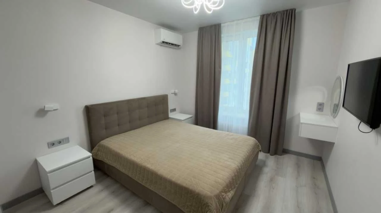 Продам 3-комнатную квартиру на ул. Богдана Хмельницкого в ЖК