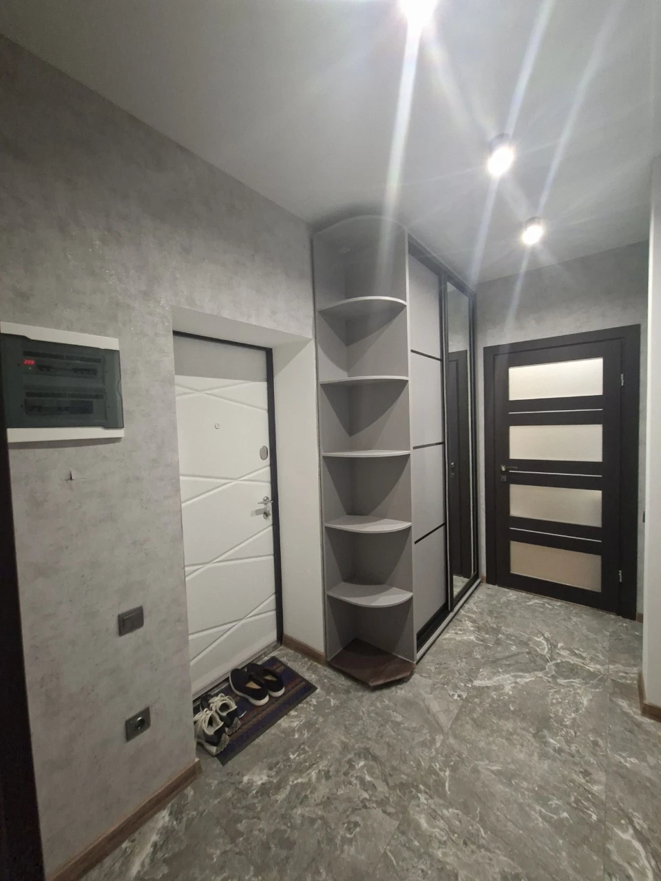 Продам 2х квартиру Центр. Агв.Ремонт.Мебель.
