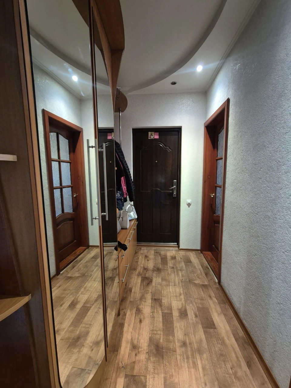 Продається 3-кімнатна квартира на Жадова з АГВ 2/9 поверх