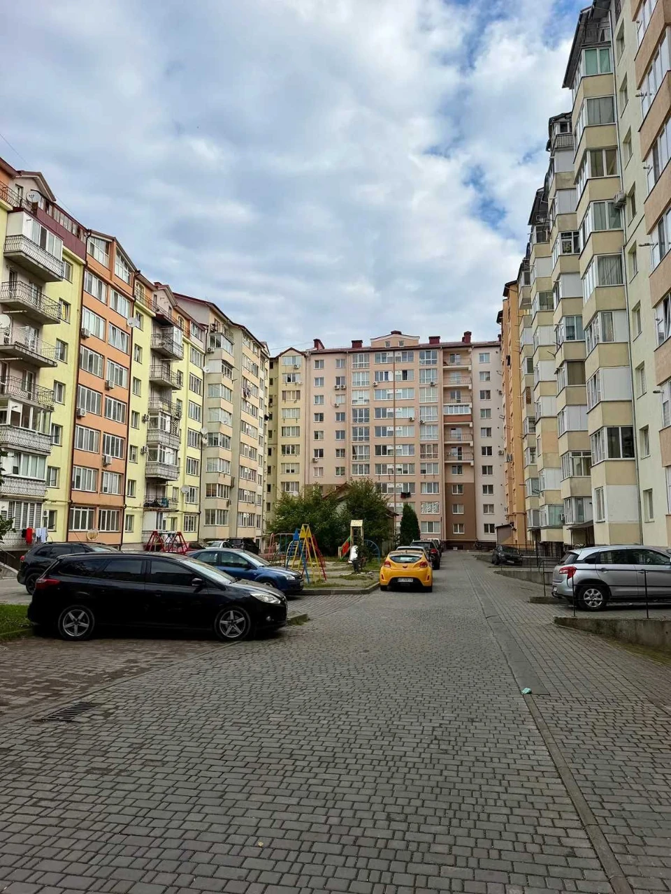 2к квартира. Заходь і живи.