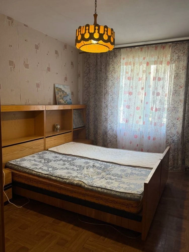 Продаю чисту 3-к каартиру, 3 /9 , Площа Перемоги