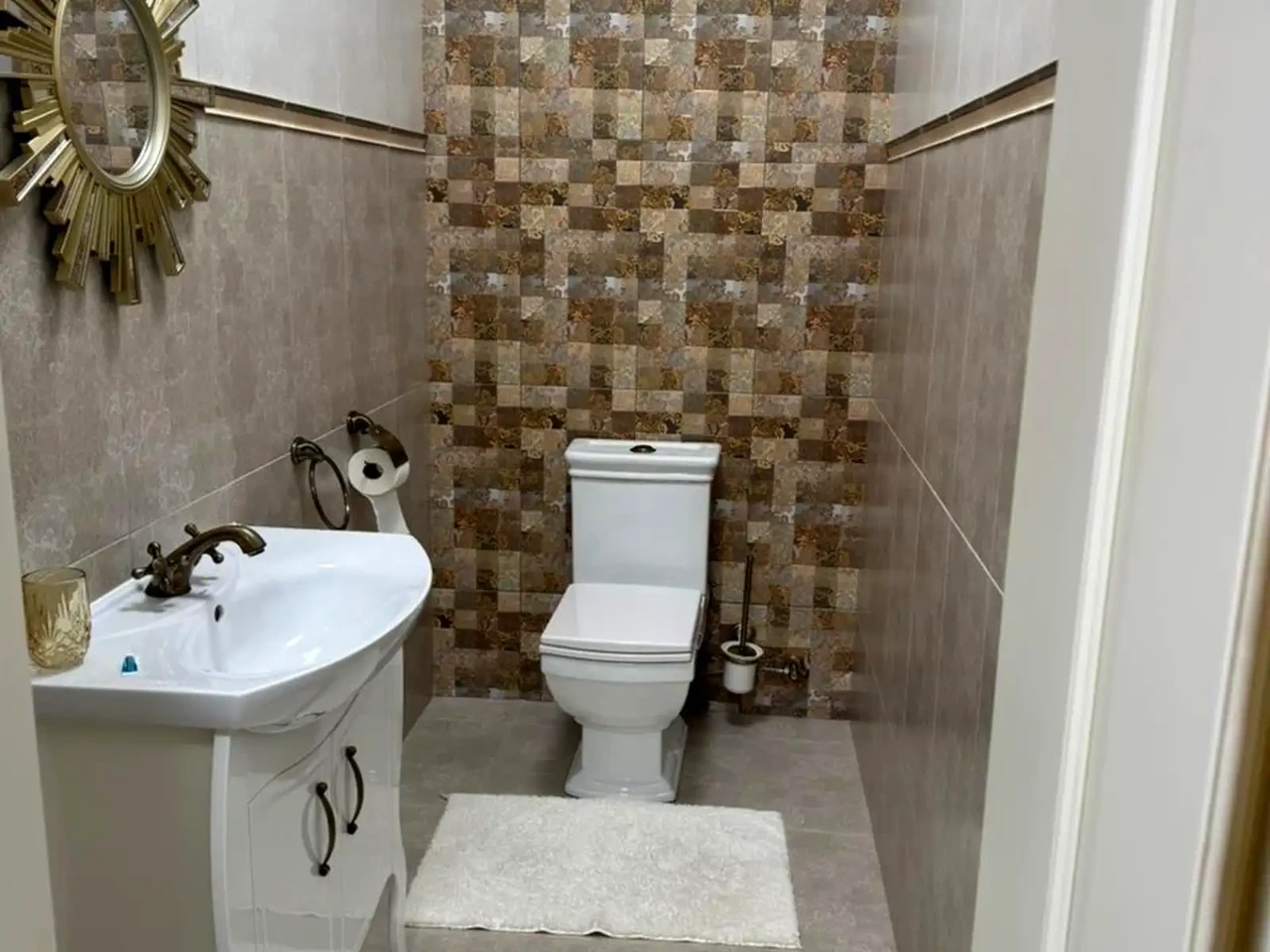 Оренда квартири 3-кімн. 110 м² 1/5 пов.