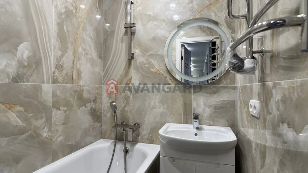 Продам полнометражную 3-ком кв - 70 м2 с новым капитальным р