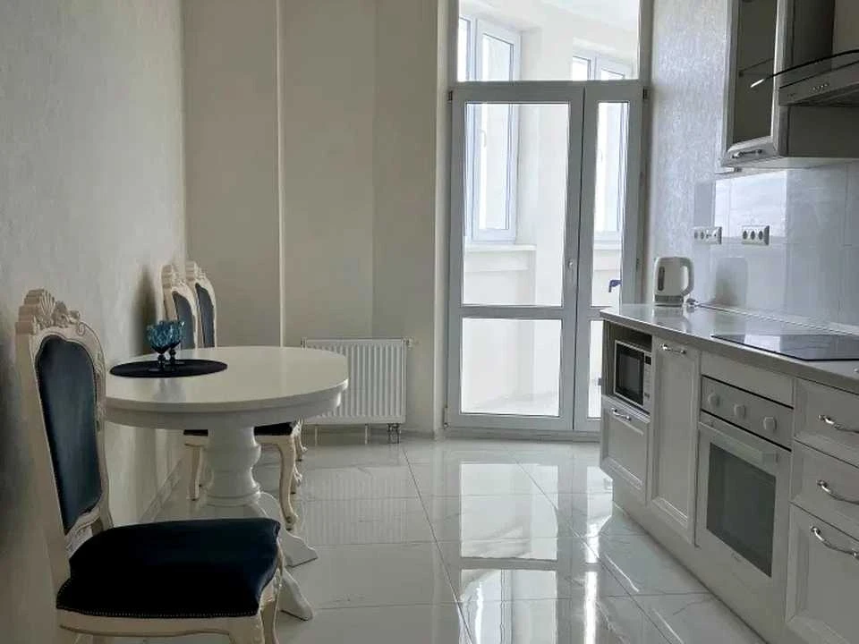 Квартира. Київ, Миколи Міхновського бульв.