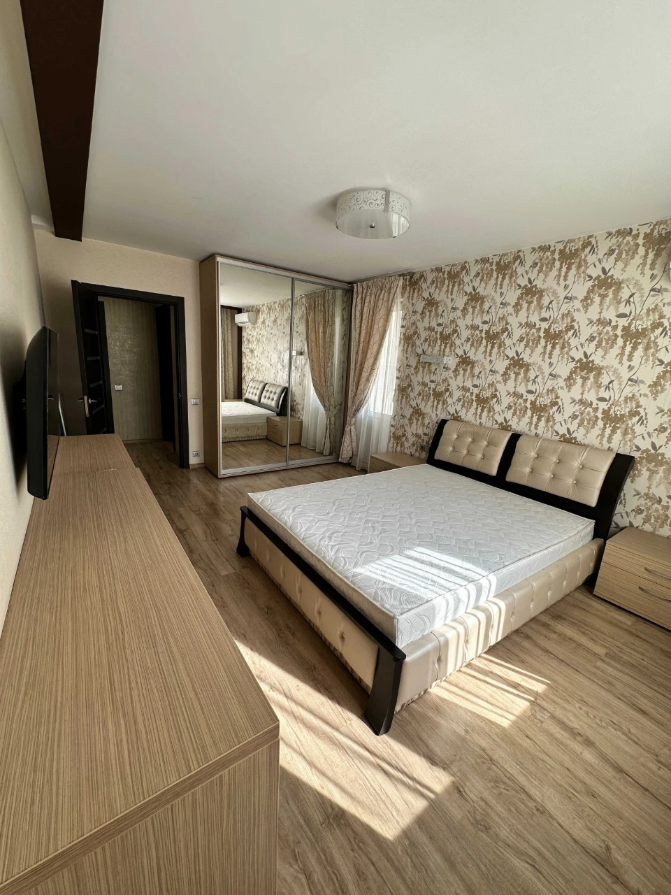 Без %! Продаж 2к + кухня вітальня. Вул. Урлівська 36 А. Дарн