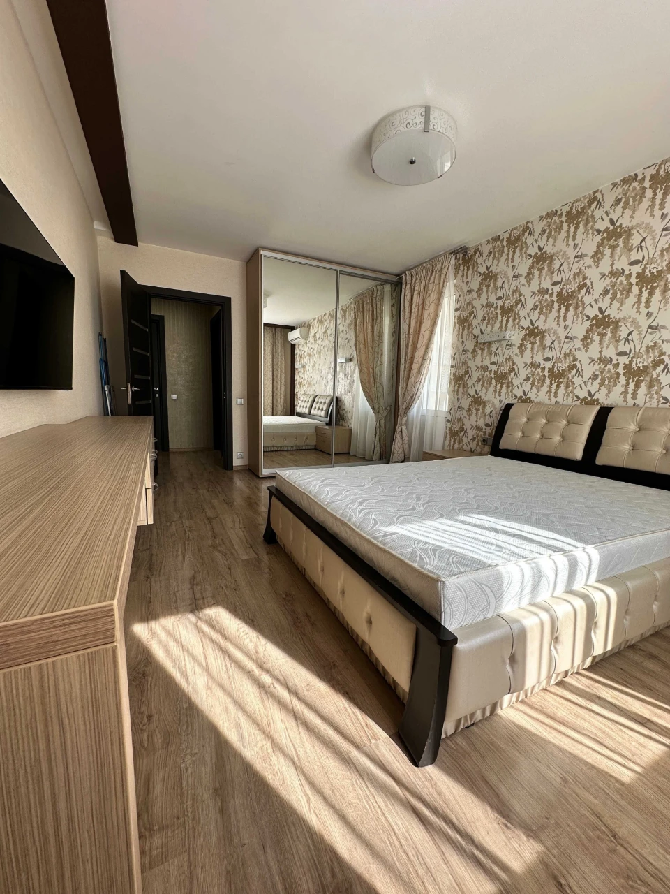 Без %! Продаж 2к + кухня вітальня. Вул. Урлівська 36 А. Дарн