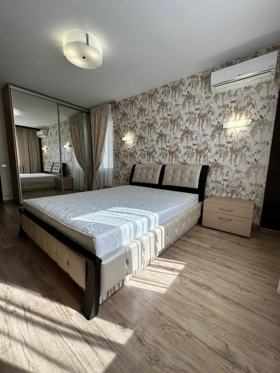 Без %! Продаж 2к + кухня вітальня. Вул. Урлівська 36 А. Дарн
