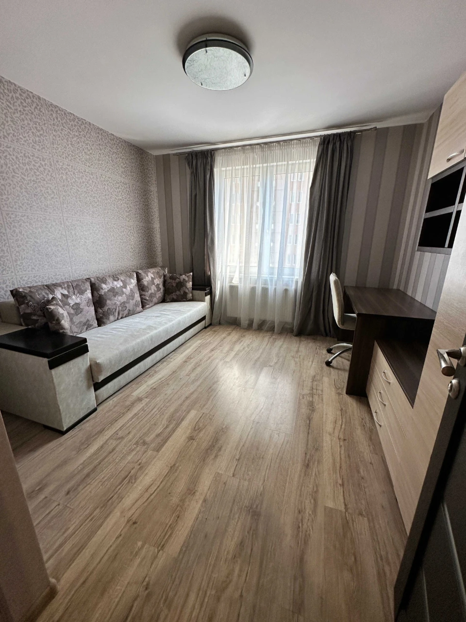 Без %! Продаж 2к + кухня вітальня. Вул. Урлівська 36 А. Дарн