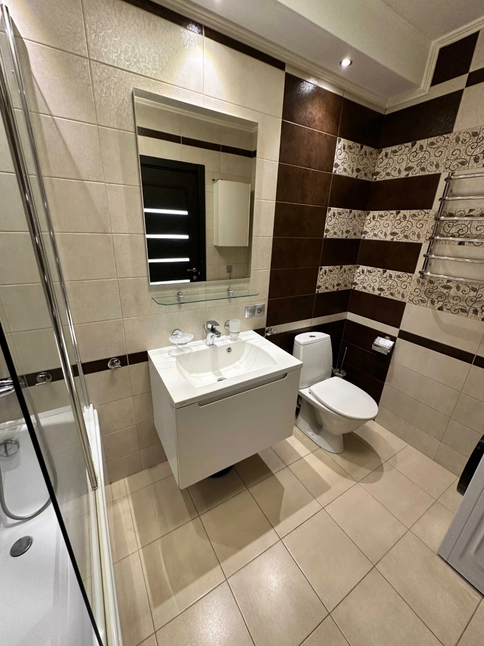 Без %! Продаж 2к + кухня вітальня. Вул. Урлівська 36 А. Дарн