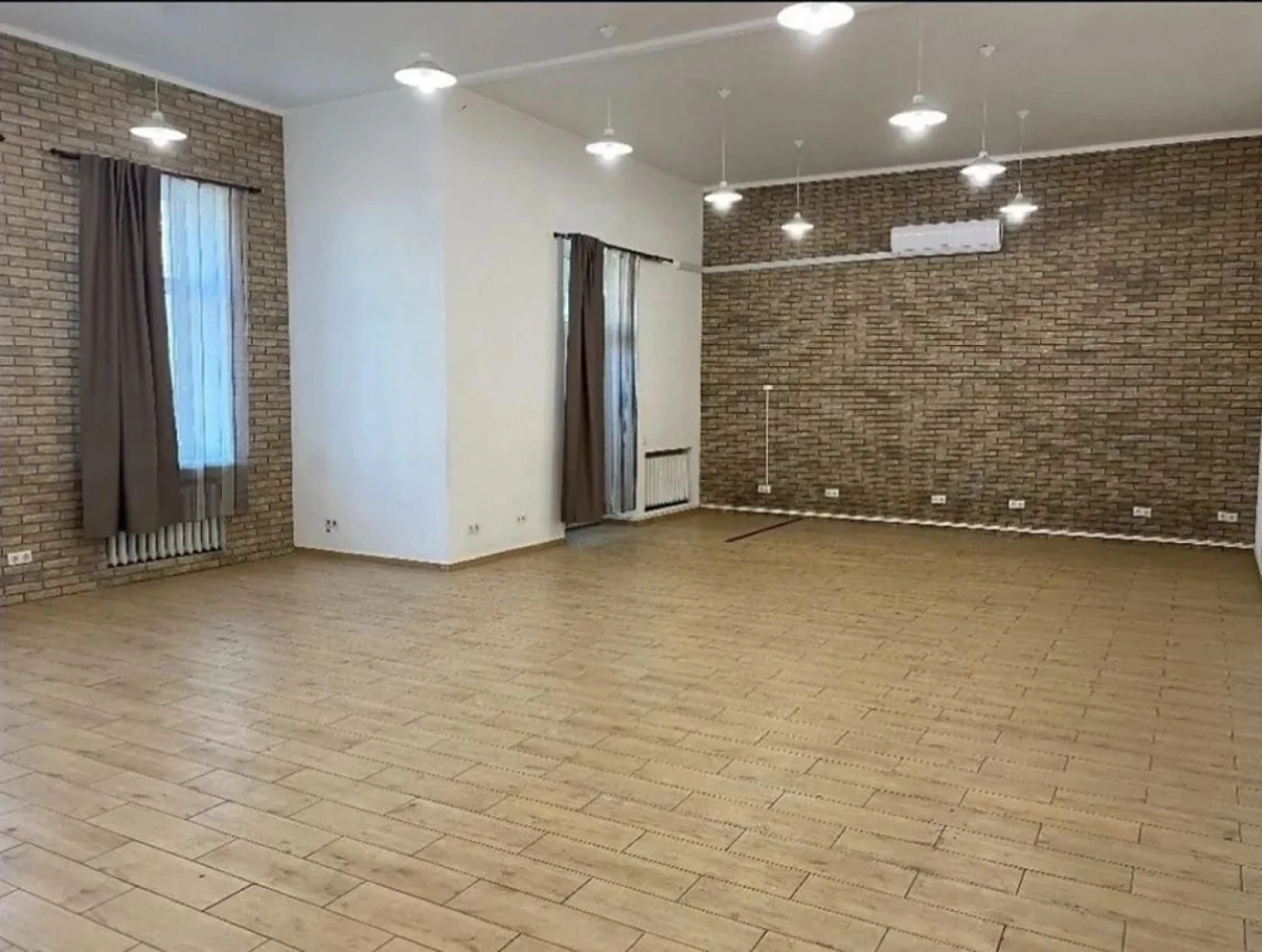 Продам 3-кімнатну квартиру 100 м² у центрі Дніпра | Сталінка