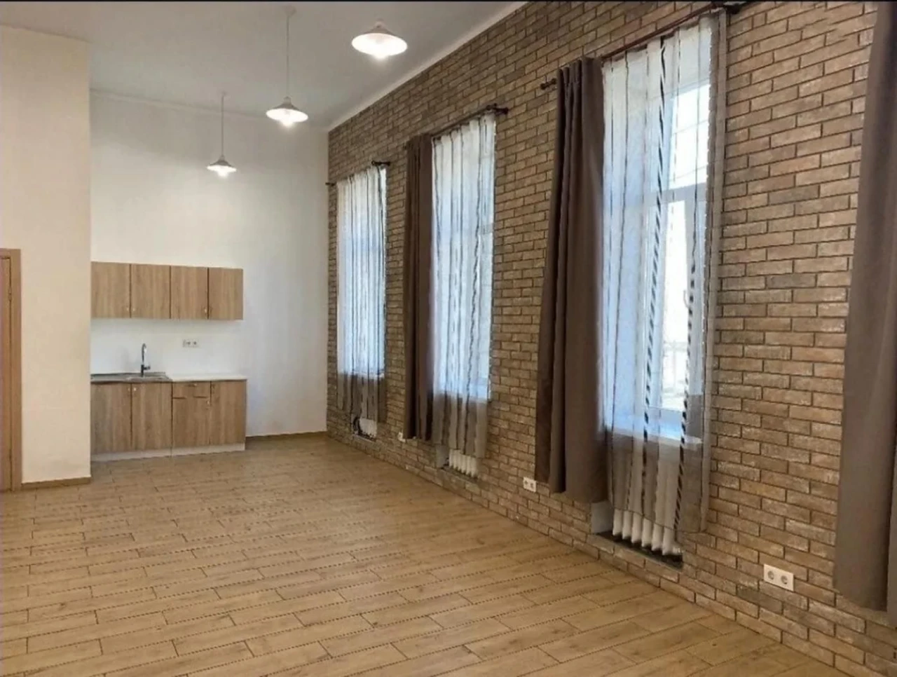 Продам 3-кімнатну квартиру 100 м² у центрі Дніпра | Сталінка