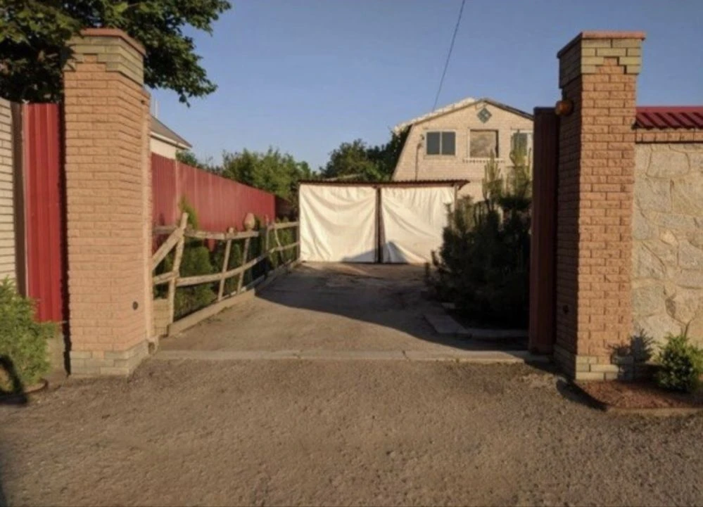 Продаётся частный дом по ул. Заполярная с большим участком