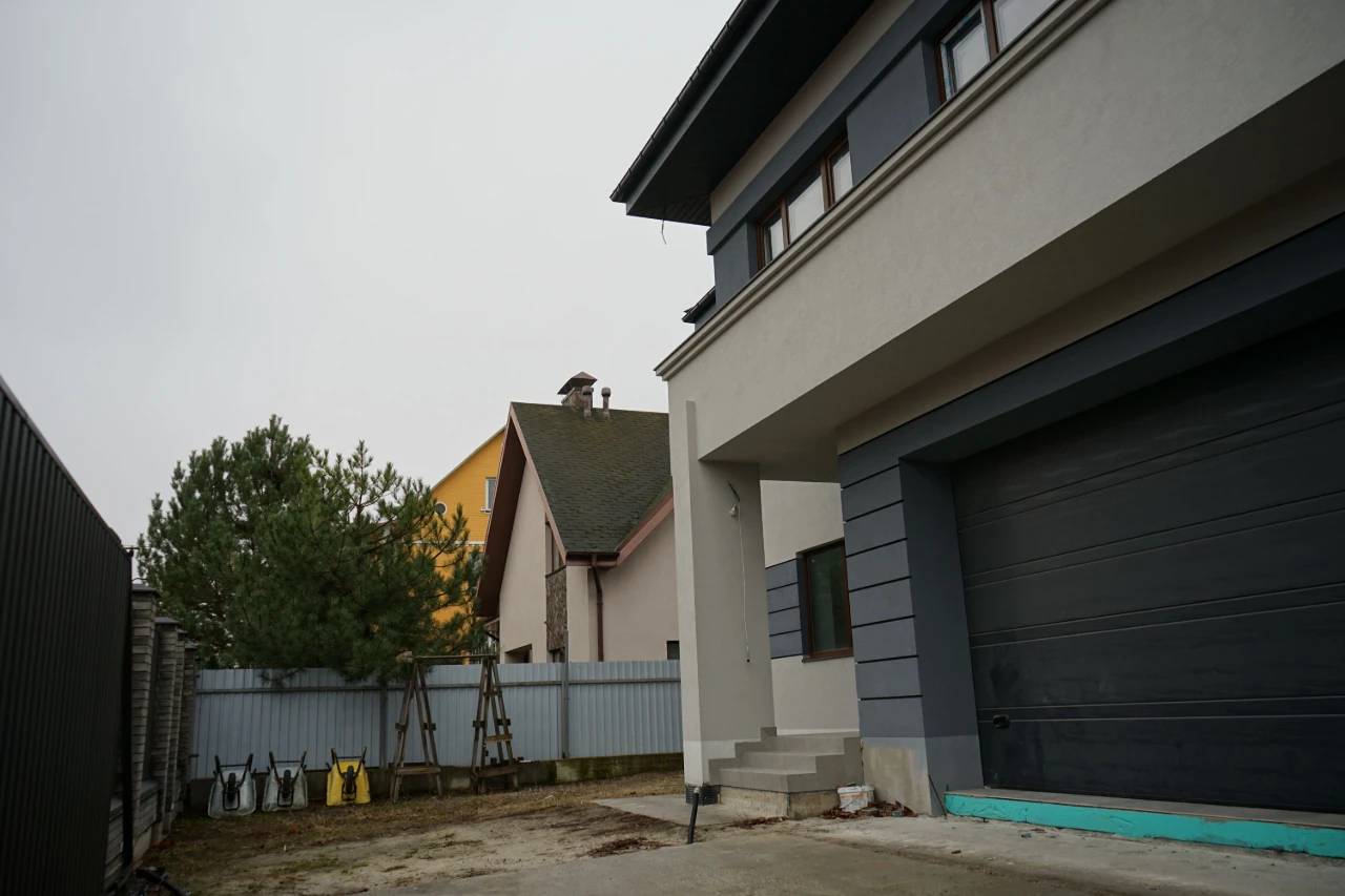 Двоповерховий приватний будинок в Києві, від власника