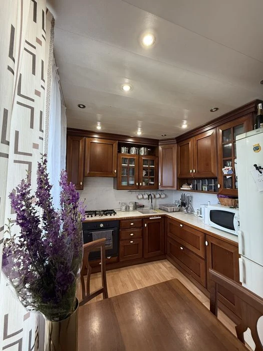 I will sell a four-room apartment Pridneprovsk