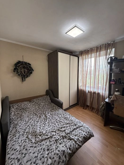I will sell a four-room apartment Pridneprovsk