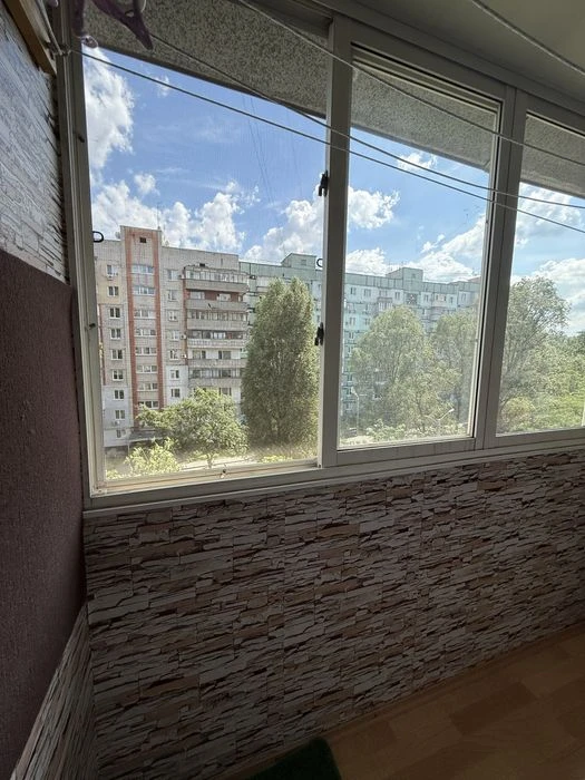 I will sell a four-room apartment Pridneprovsk