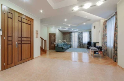 Продаж Квартира Київ Печерськ вул. Дарвіна 178 м² Дворівнева