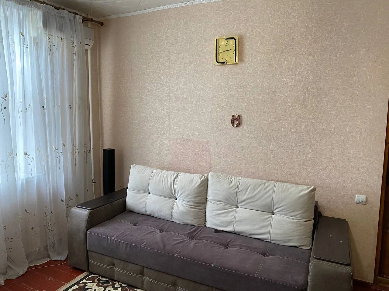 2 х комн. квартира  , крепкий дом .  Рядом Слободской рынок