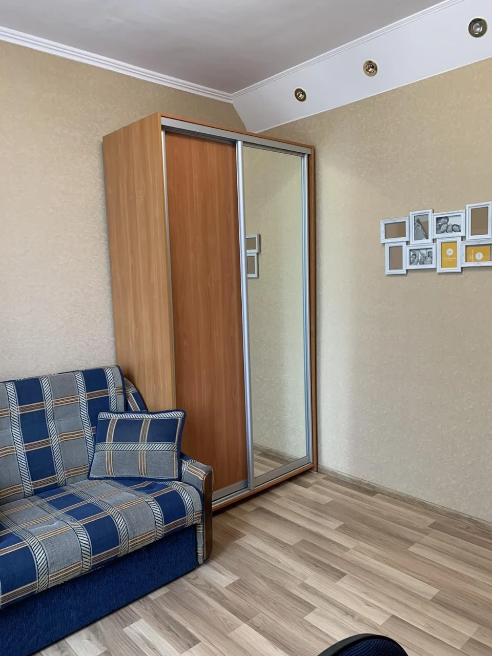 2 х комн. квартира  , крепкий дом .  Рядом Слободской рынок