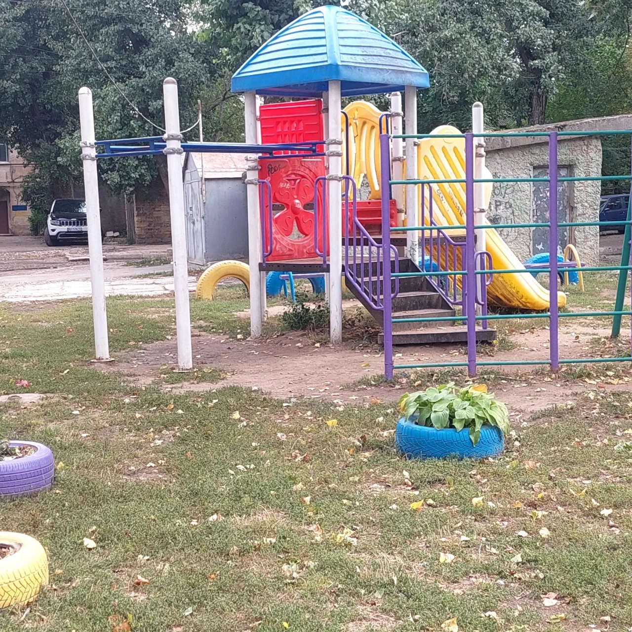 2 х комн. квартира  , крепкий дом .  Рядом Слободской рынок