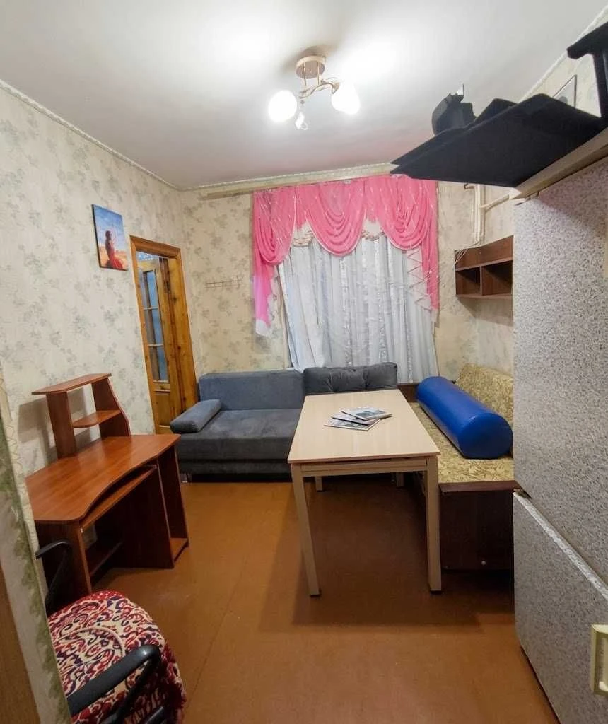 Продається будинок із земельною ділянкою