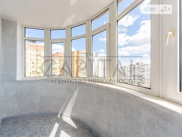Sale of 3-room apartment 150 sq. m on Oleksandra Myshugy 2 • I