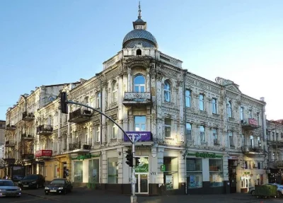 Саксаганського 147. Галицька площа. БІЗНЕС + ПРОЖИВАННЯ.