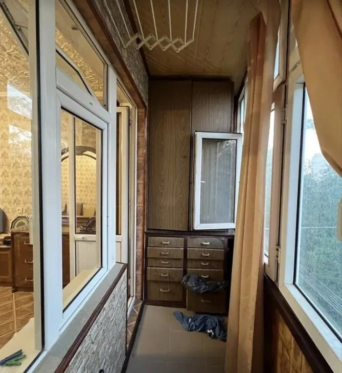 Продам 2х.комнатную на Ак.Королева.
