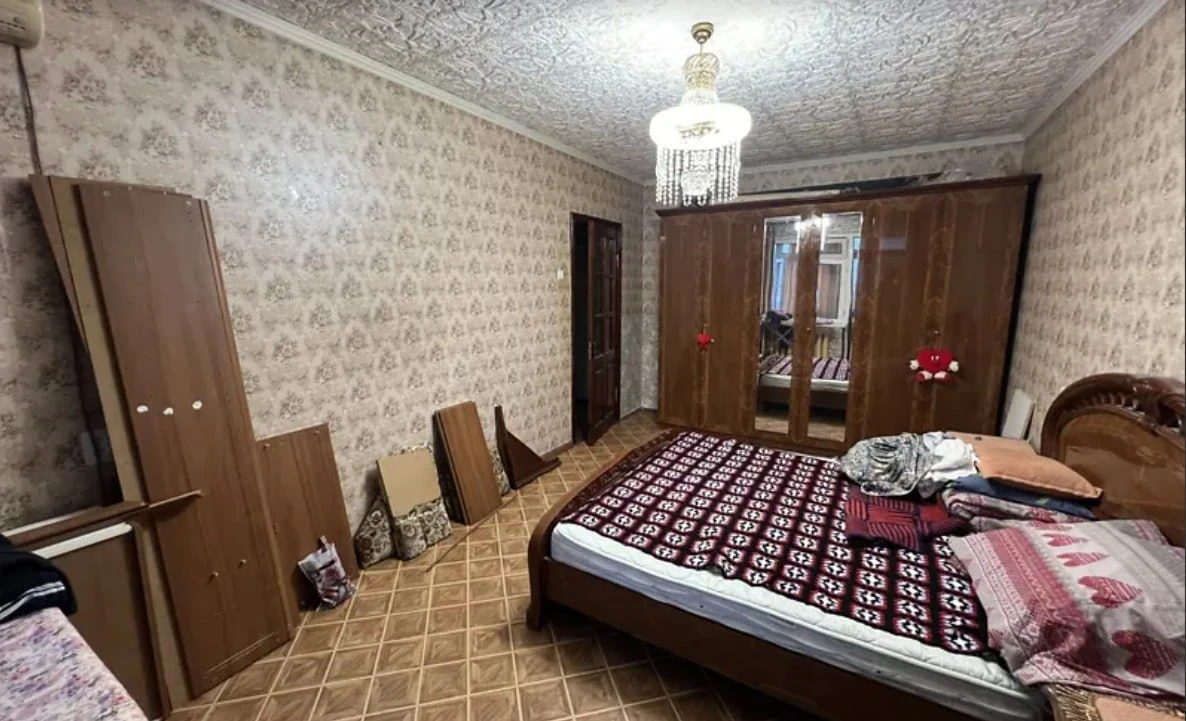 Продам 2х.комнатную на Ак.Королева.