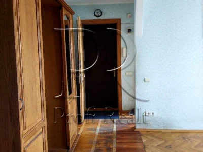 Квартира. Київ, Автозаводська вул.