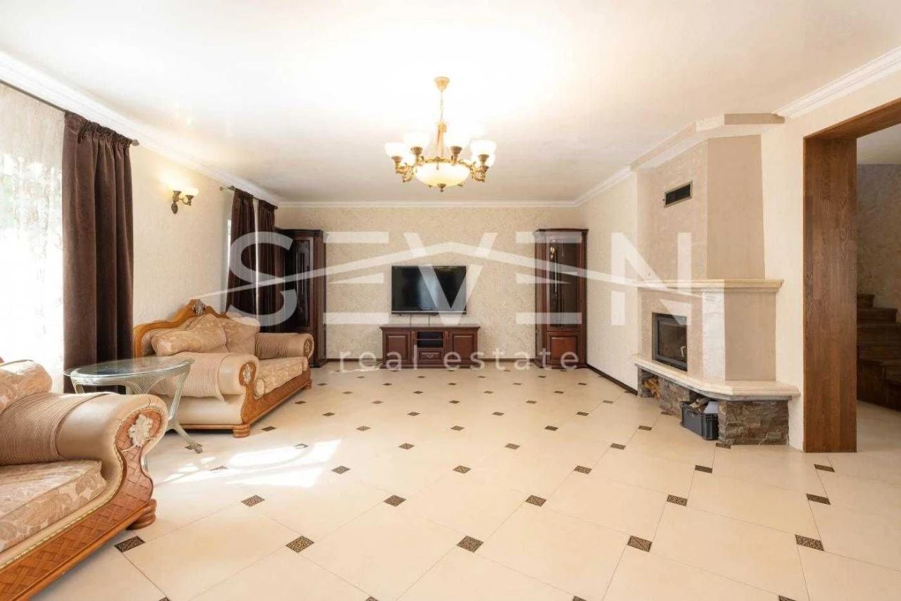 Продаж будинку 200 м² з підвалом, ділянка 5 соток, Осокорки,