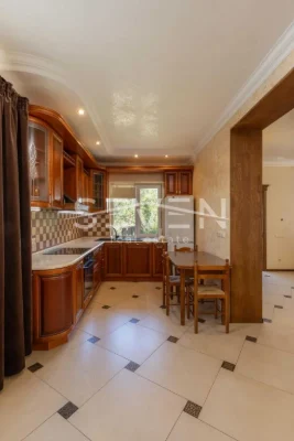 Продаж будинку 200 м² з підвалом, ділянка 5 соток, Осокорки,