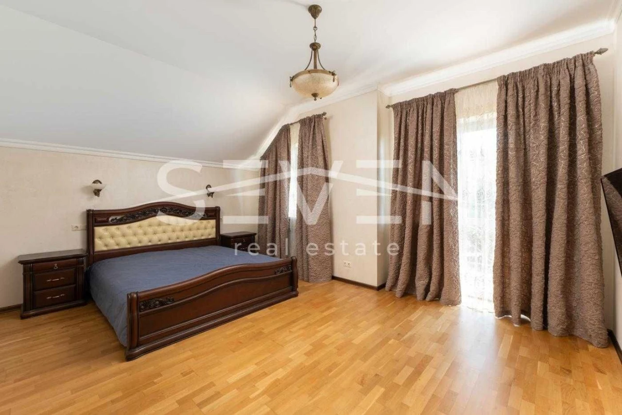 Продаж будинку 200 м² з підвалом, ділянка 5 соток, Осокорки,