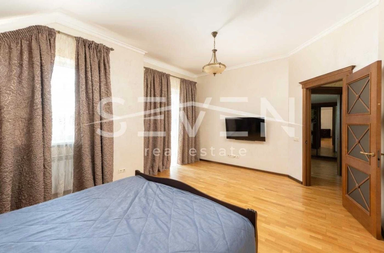 Продаж будинку 200 м² з підвалом, ділянка 5 соток, Осокорки,