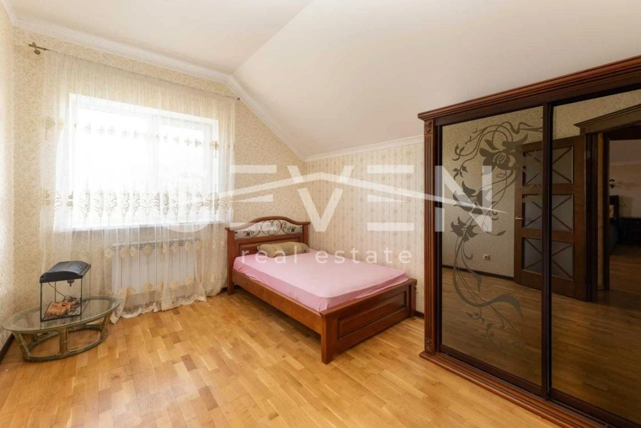 Продаж будинку 200 м² з підвалом, ділянка 5 соток, Осокорки,