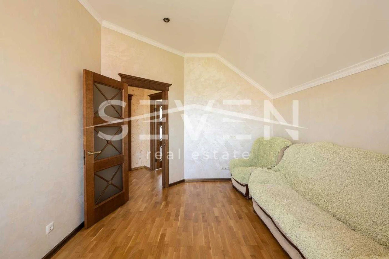Продаж будинку 200 м² з підвалом, ділянка 5 соток, Осокорки,