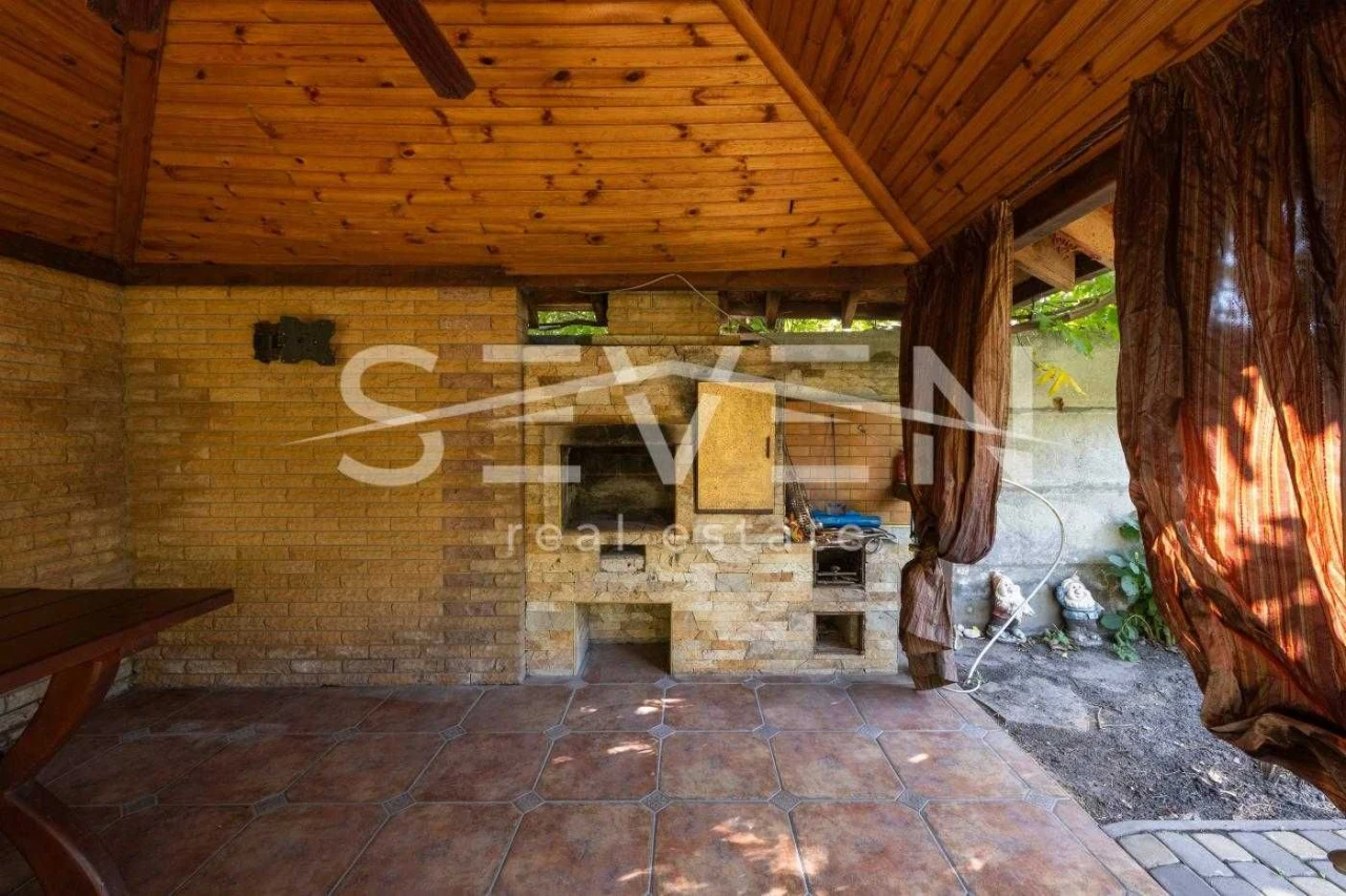 Продаж будинку 200 м² з підвалом, ділянка 5 соток, Осокорки,