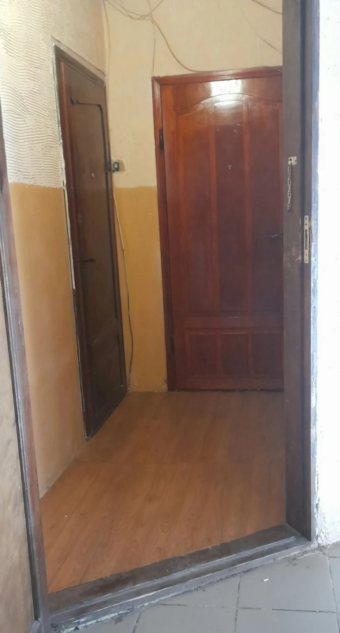 Продам двосторонну, 3 кімнатну квартиру. Таїрова.Кімнати окр