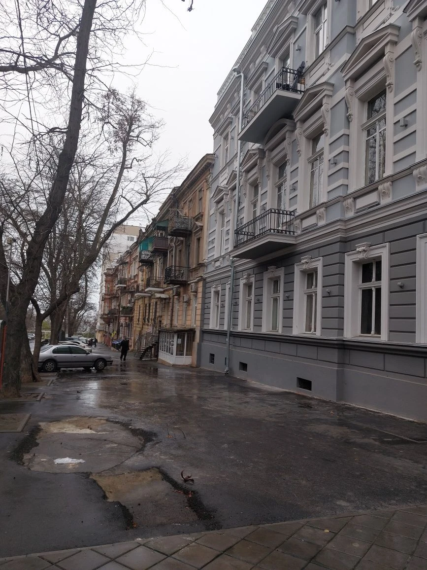 Срочная продажа квартиры в центре Одессы  Софиевска/ Торгова