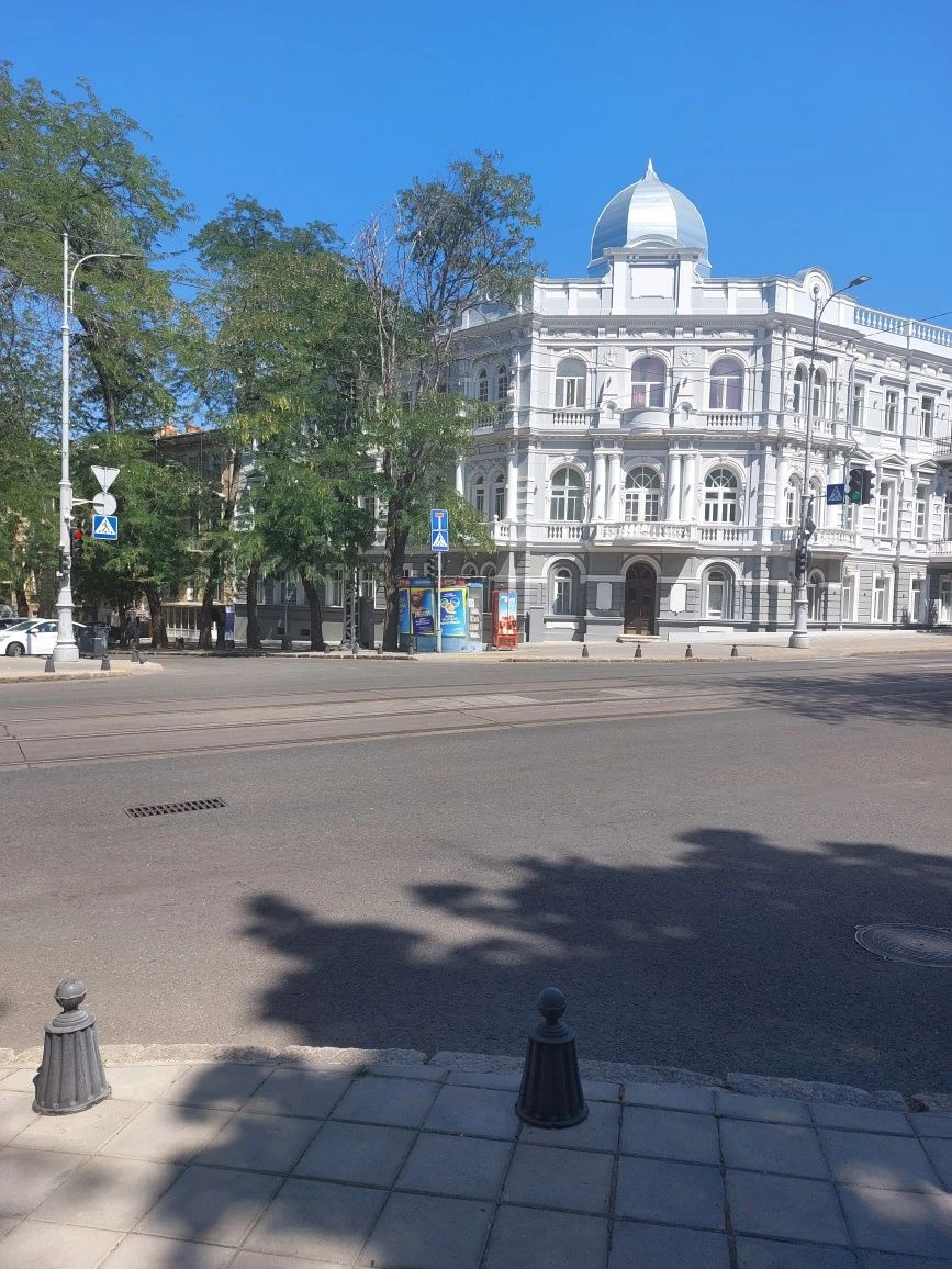 Срочная продажа квартиры в центре Одессы  Софиевска/ Торгова