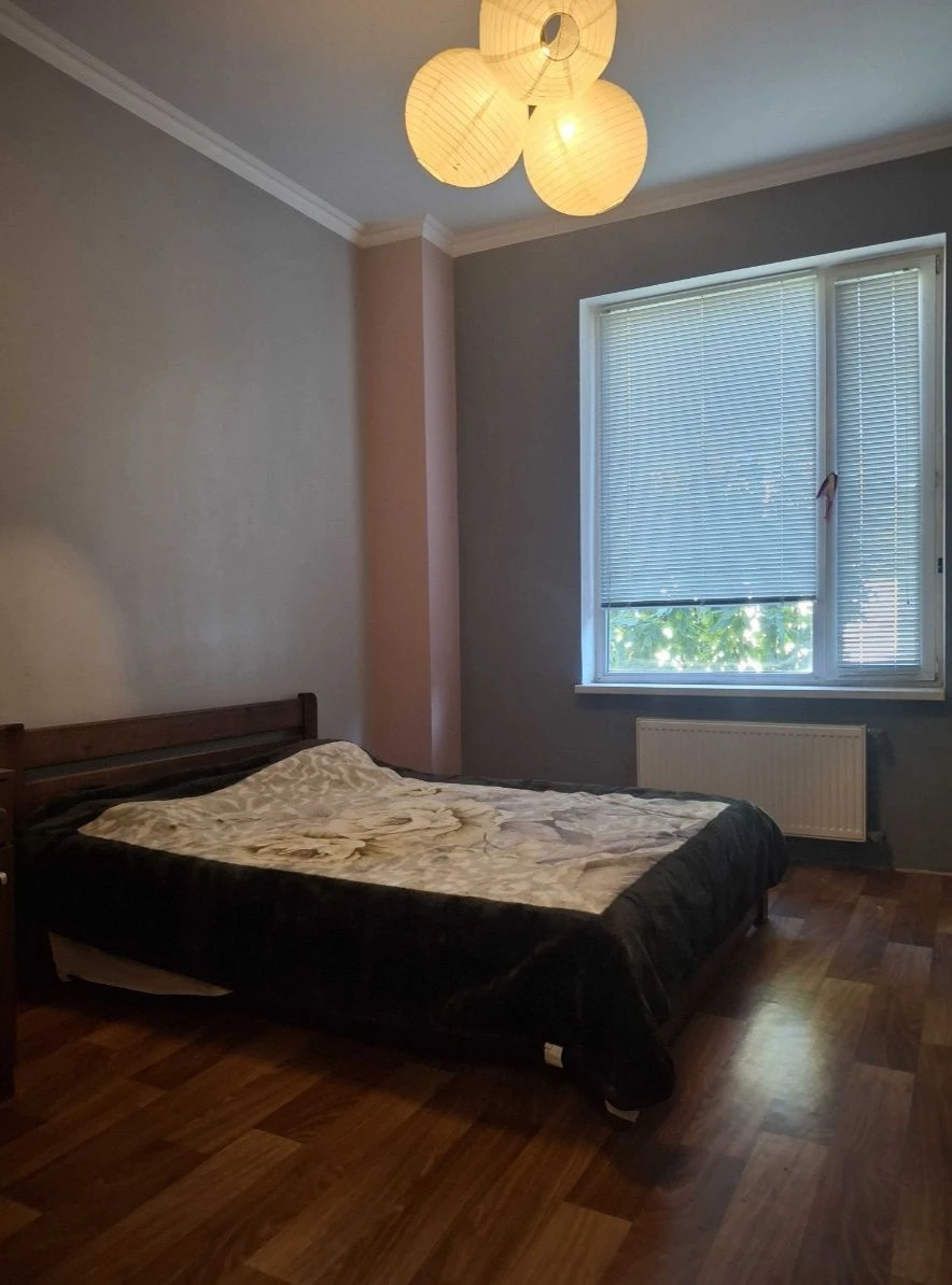 3 х комн. квартира 68 м.кв. 1 эт./14 эт.теплом , крепком  до