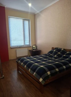 3 х комн. квартира 68 м.кв. 1 эт./14 эт.теплом , крепком  до
