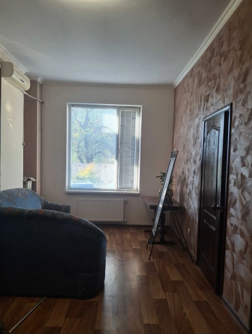 3 х комн. квартира 68 м.кв. 1 эт./14 эт.теплом , крепком  до
